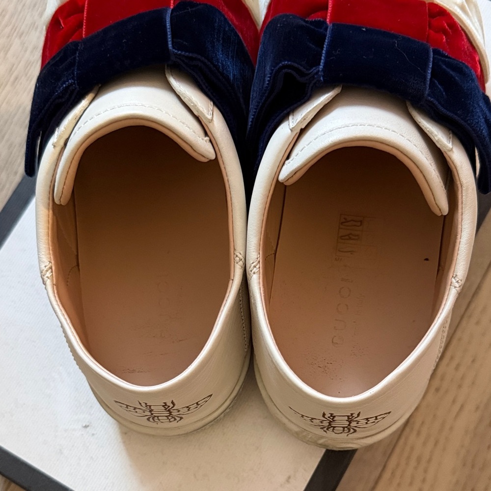 Gucci Women's White Sneakers with Red, Blue, and Cream Bows - Picture 3 of 5